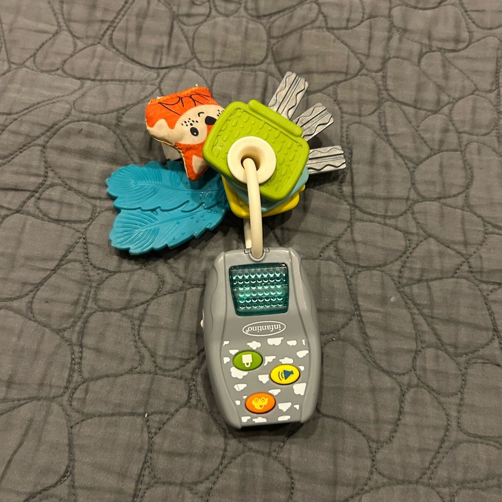 Infantino Colorful Baby Toy - Keys